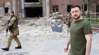 Tổng thống Ukraine dọa sẽ rút lui nếu thiếu viện trợ