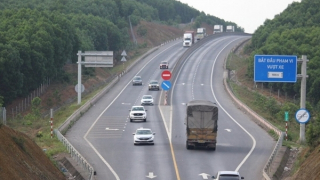 Cận cảnh cao tốc Cam Lộ - La Sơn trước ngày thực hiện phương án điều tiết mới