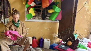 Những mảng màu của rác tái sinh