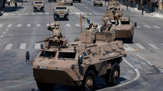 Pháp sẽ bơm hàng trăm xe bọc thép VAB và tên lửa Aster sang Ukraine