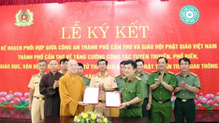 Công an Cần Thơ phối hợp tuyên truyền, vận động tăng ni, phật tử tham gia đảm bảo TTATGT