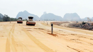 Nhiều dự án cao tốc Bắc-Nam tiếp tục chậm tiến độ