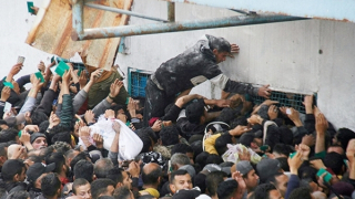 Khi những cơn đói phải xếp cuối trong hàng đợi...