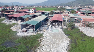 Hàng trăm cơ sở chế tác đá mỹ nghệ thi nhau nhả bụi