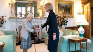 49 ngày dông bão của bà Liz Truss