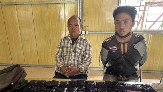 Hai bố con rủ nhau đi buôn ma túy