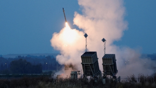 Israel tăng cường phòng không, huy động thêm binh sĩ chờ phản ứng của Iran