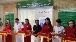 Bệnh viện Y học cổ truyền Bộ Công an khai trương buồng điều trị oxy cao áp đa ngăn