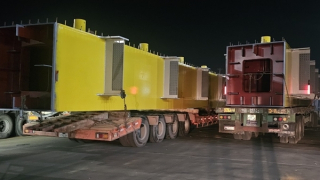 Xe siêu trường, siêu trọng không phép nghênh ngang trên QL1A