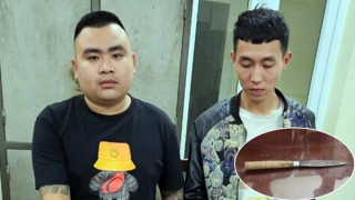 Hai đối tượng mang theo dao đe dọa chủ trang trại để cướp tài sản