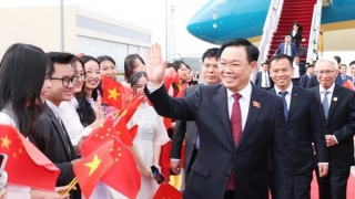 Duy trì đà phát triển tốt đẹp mối quan hệ Việt Nam-Trung Quốc