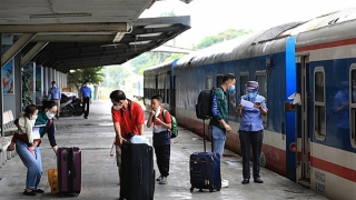 Đường sắt lập thêm hàng chục chuyến tàu phía Bắc dịp nghỉ lễ 30/4, 1/5