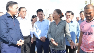 Miền Tây sống chung với hạn, mặn