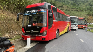 Xe khách đâm liên hoàn, 1 người tử vong