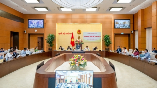 Tránh dồn nhiều dự án vào Chương trình xây dựng luật, pháp lệnh năm 2024