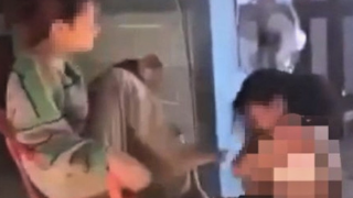 Xác minh clip nữ sinh bị lột áo, quỳ lạy các “chị đại”