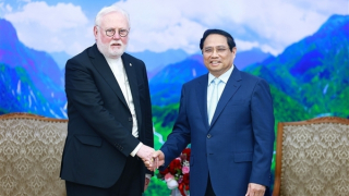 Thủ tướng Phạm Minh Chính tiếp Bộ trưởng Ngoại giao Tòa thánh Vatican Paul Richard Gallagher