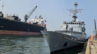 Tuần dương hạm Vendemiaire của Hải quân Pháp thăm hữu nghị Đà Nẵng