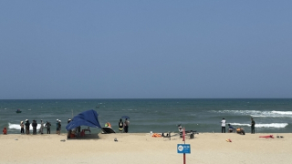 Hai anh em ruột mất tích khi đang tắm biển Đà Nẵng