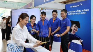 Eximbank tài trợ học bổng trị giá 300 triệu đồng cho Đại học kinh tế TP Hồ Chí Minh