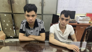 Bắt hai đối tượng cướp giật tại cửa hàng điện thoại ở Vĩnh Phúc