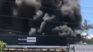 Cháy bãi đậu xe container lan sang quán cà phê, khách nháo nhào bỏ chạy