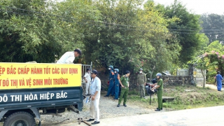 Tháo dỡ công trình du lịch “chui” trên đất rừng tại Nam Hải Vân