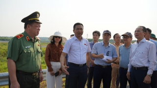 Đoàn công tác của Quốc hội khảo sát cao tốc Cam Lộ - La Sơn