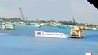 Điều tra vụ tàu du lịch va chạm với phà khiến nhiều người bị thương