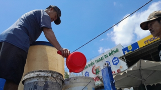 Nhiều xã, phường ở Vĩnh Long bị cúp nước do đường ống bị bể