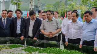 Thủ tướng thăm Cửa khẩu quốc tế Hữu Nghị và kiểm tra một số dự án phát triển kinh tế - xã hội tỉnh Lạng Sơn