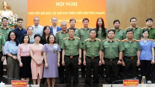 Tăng cường các mặt công tác bảo vệ trẻ em trên môi trường mạng