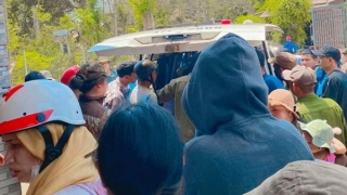 Tắm hồ trên đường đi học về, 3 học sinh chết đuối