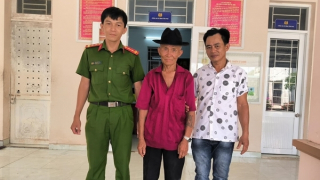 Biểu dương Công an xã tích cực tổ chức tìm kiếm cụ ông 84 tuổi bị lạc trong rừng