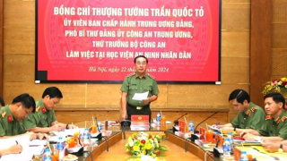 Bám sát Nghị quyết số 12 của Bộ Chính trị để đổi mới công tác giáo dục và đào tạo