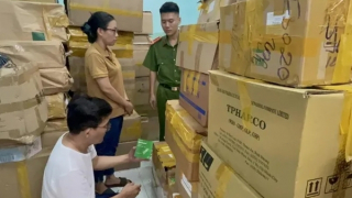 Báo động tình trạng mua bán thuốc tây giả, không rõ nguồn gốc xuất xứ