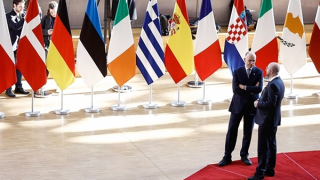 Hội nghị bất thường và những thách thức chiến lược