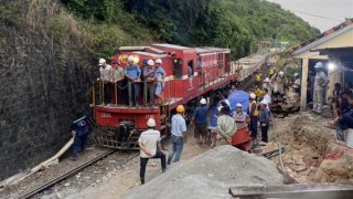 Kinh doanh vận tải đường sắt bị thiệt hại hơn 19 tỷ đồng từ sự cố sạt lở hầm Bãi Gió
