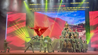 Tưng bừng liên hoan “Điện Biên – Vang mãi bản hùng ca”