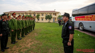 Lực lượng diễu binh CAND hành quân lên Điện Biên Phủ
