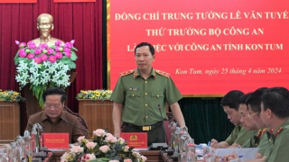 Thứ trưởng Lê Văn Tuyến kiểm tra công tác tại Công an tỉnh Kon Tum