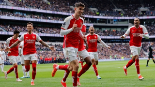 Dẫn trước 3 bàn, Arsenal suýt để mất chiến thắng