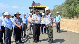 Thủ tướng kiểm tra, đốc thúc nhiều dự án cao tốc trọng điểm
