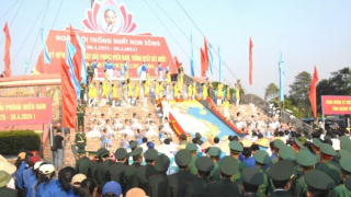 Lễ Thượng cờ “Thống nhất non sông” ở cầu Hiền Lương - sông Bến Hải