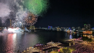 Mãn nhãn với những tràng pháo hoa mừng lễ 30/4