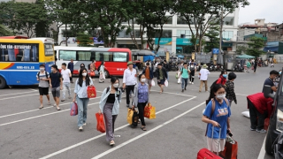 Ngày cuối nghỉ lễ 30/4 - 1/5: Bến xe đông đúc vì đón người dân trở lại Thủ đô