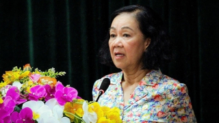 Thường trực Ban Bí thư Trương Thị Mai tiếp xúc cử tri tại Hòa Bình