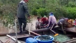 2 vợ chồng bị trúng sét khi đang đánh cá trên sông Chanh