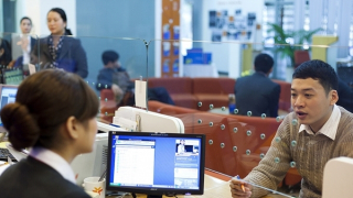 Lãi suất tiết kiệm “quay đầu” tăng