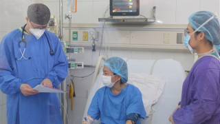 Lần đầu tiên ghép gan cho bệnh nhân hôn mê gan cấp